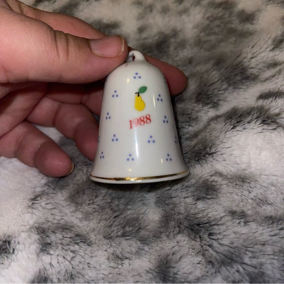 LVC Mini Bell Ornament - Picture 2 of 7